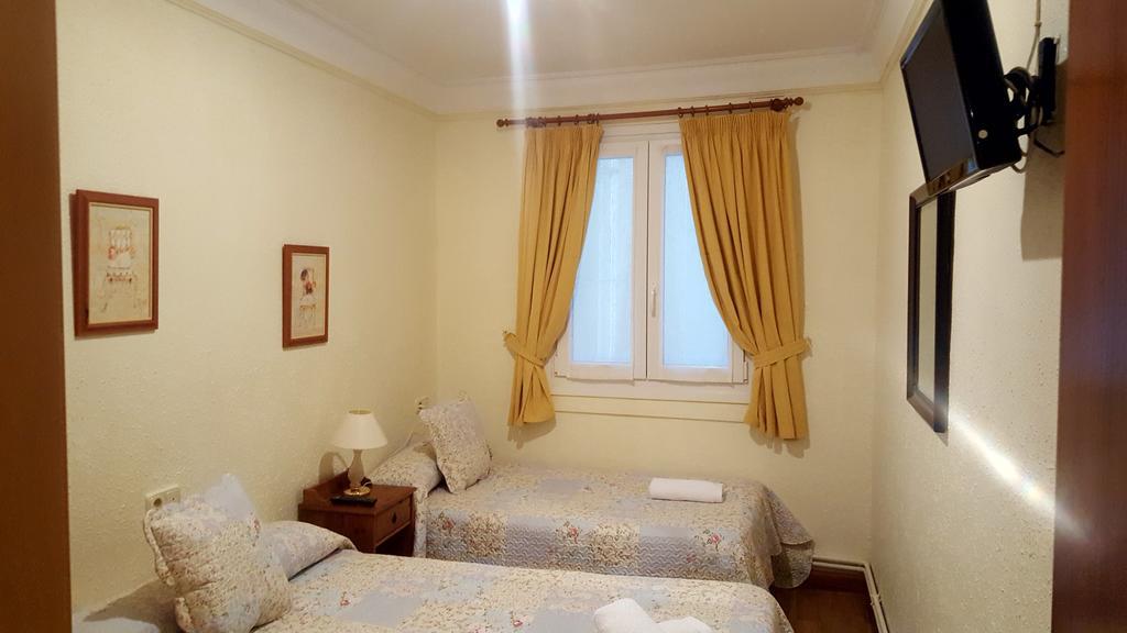 Pension Ibai Сан-Себастьян Экстерьер фото